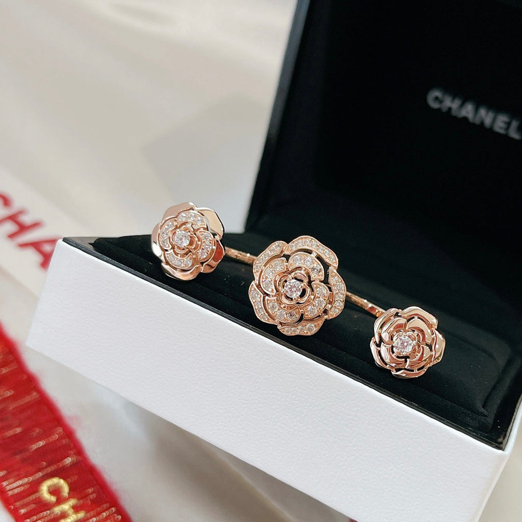 18K  Chanel Extrait De Cam¨¦lia Transformable Ring