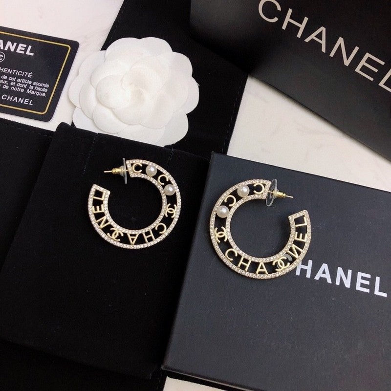 18K  Chanel Circle Pearl Earrings