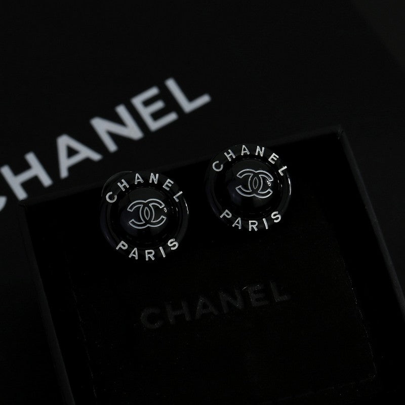 18K  Chanel Black Round Earrings