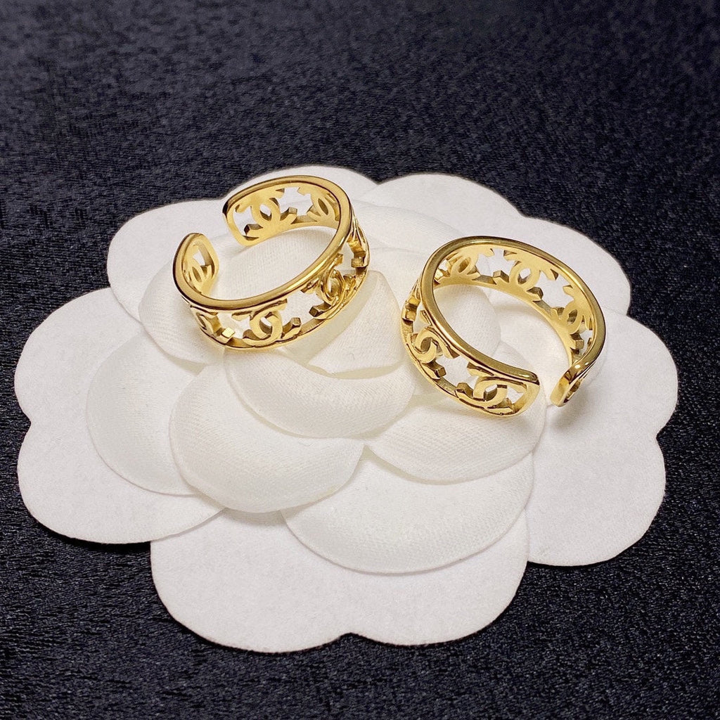 18K  Chanel Vintage Openwork Ring