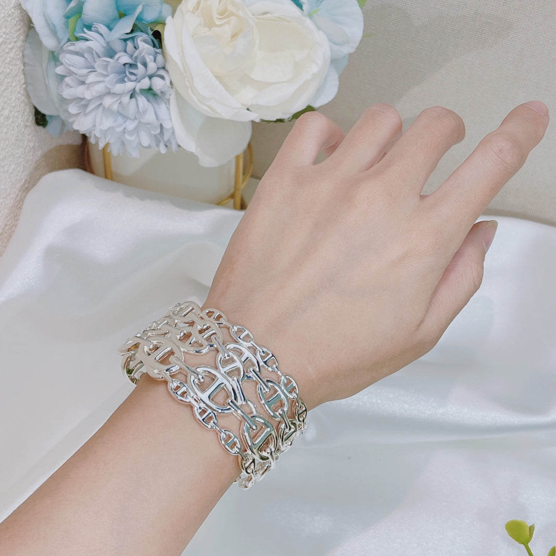 18K Chaine D'Ancre Wide Cutwork Hermes Bracelet