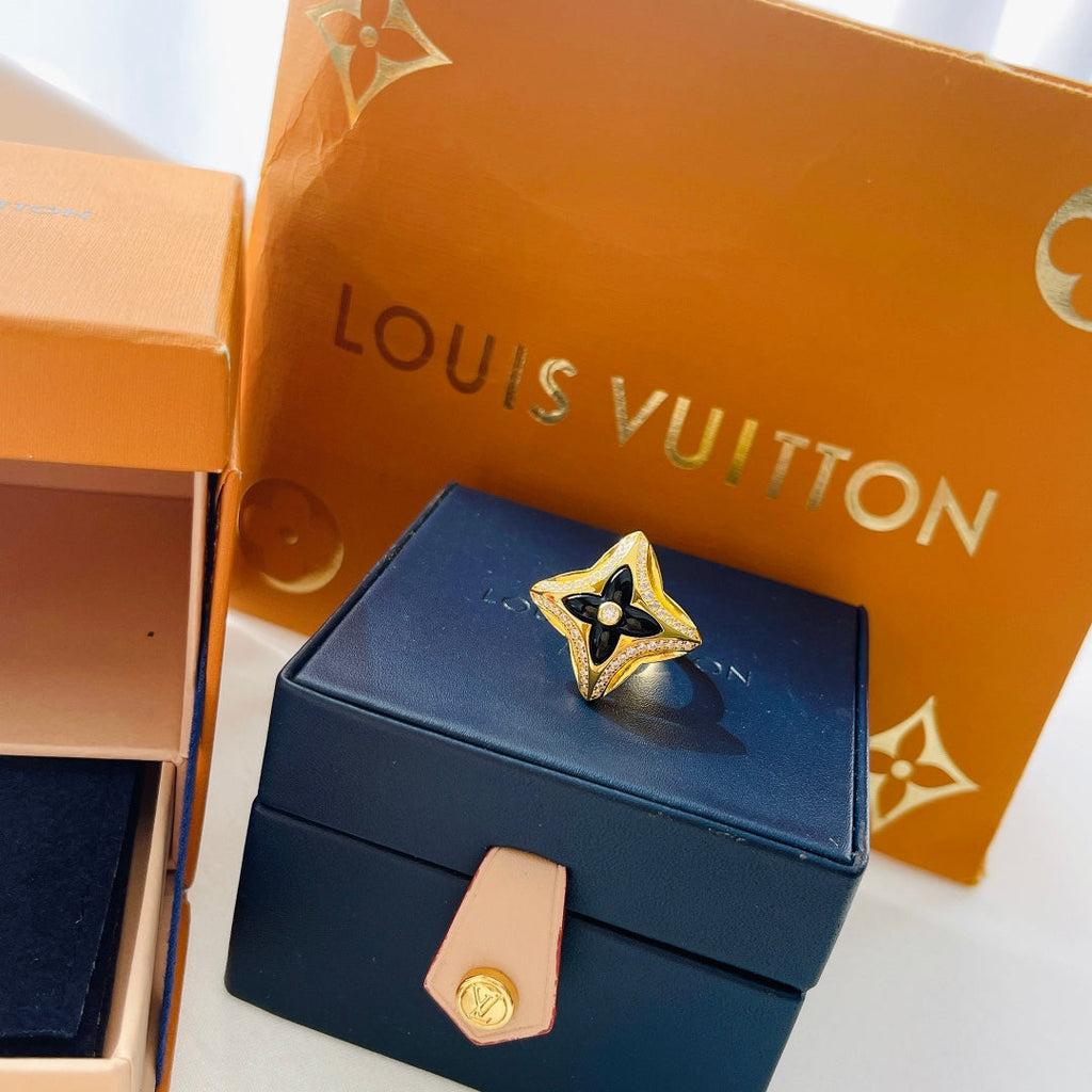 18K Louis Vuitton Ever Blossom Ring