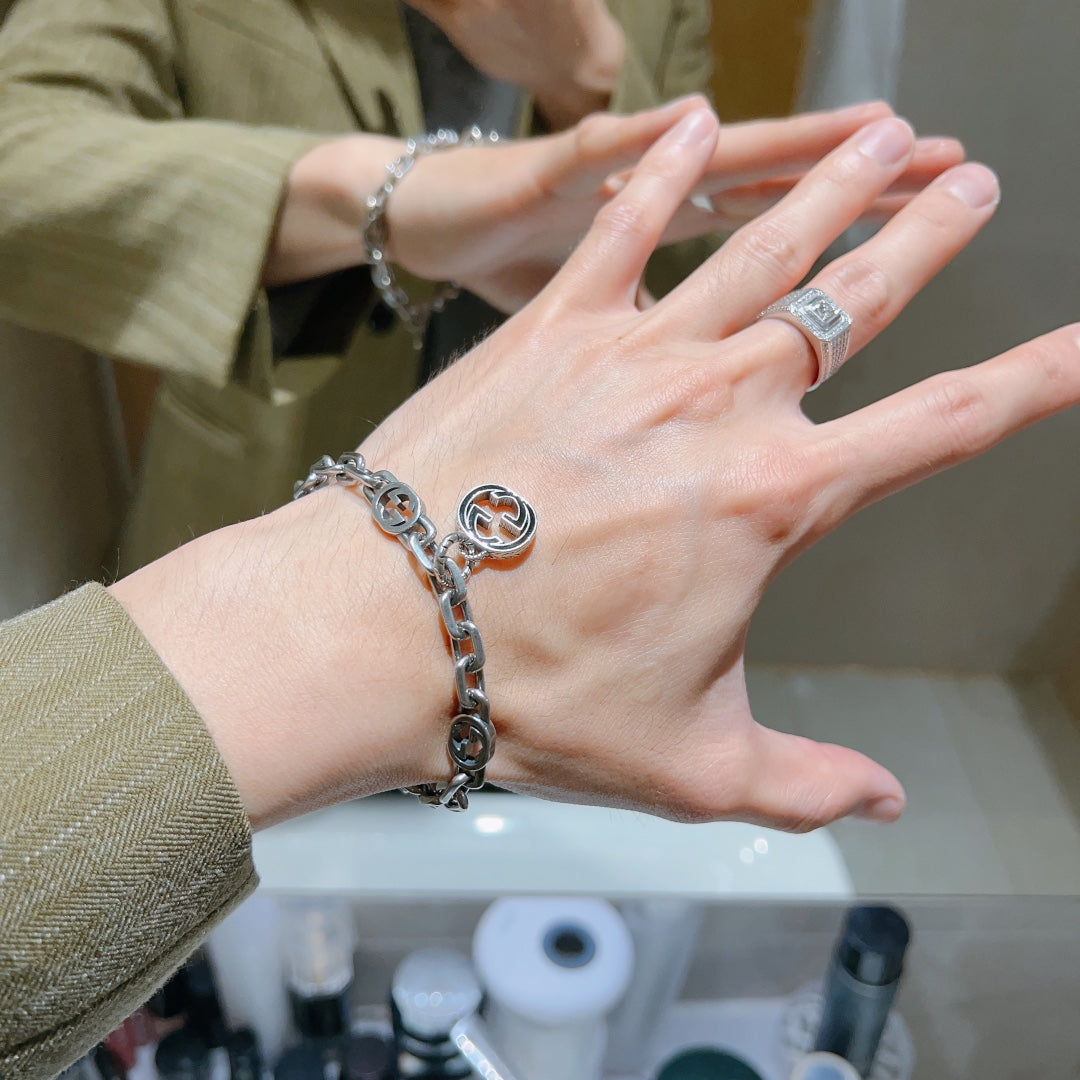 Double Gucci Interlocking Gucci Pendant Bracelet